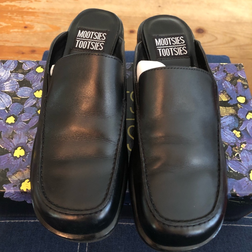 Women’s Mootsies Tootsies mules